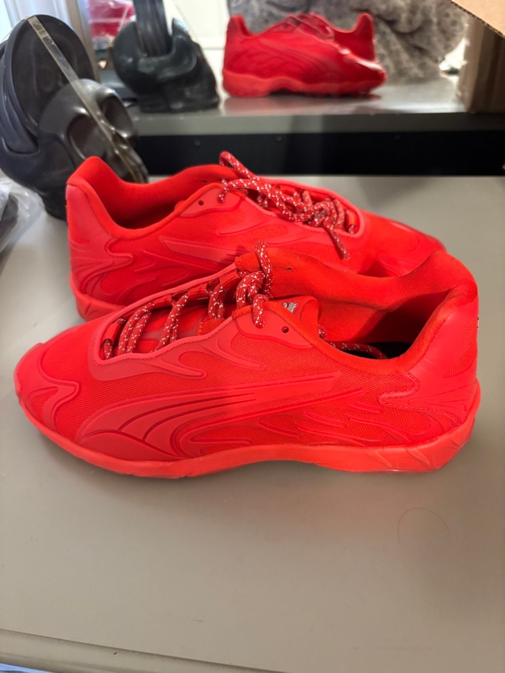 Puma inhale red sneakers